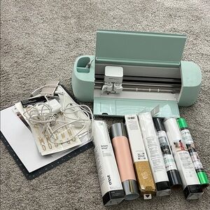 Cricut Mint Green Cutting Machine with Vinyl Set
